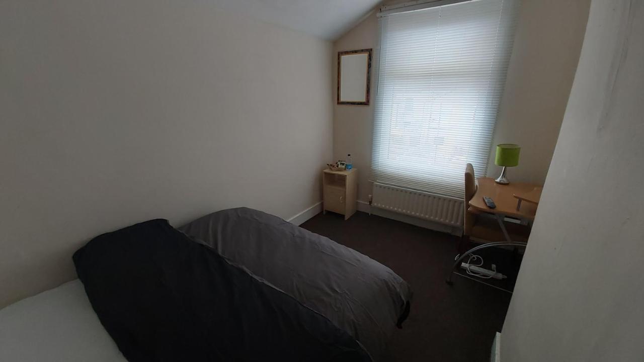 Priestfield House Medway Bed & Breakfast Gillingham  Exterior photo